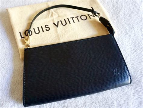 pochette nera epi louis vuitton|lv epi pochette.